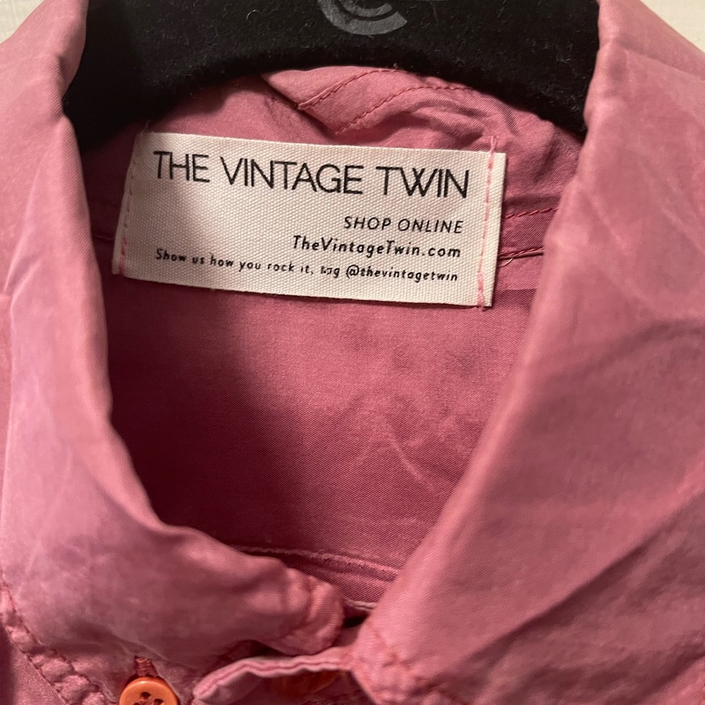 The Vintage Twin cropped Silk blouse size s/m
